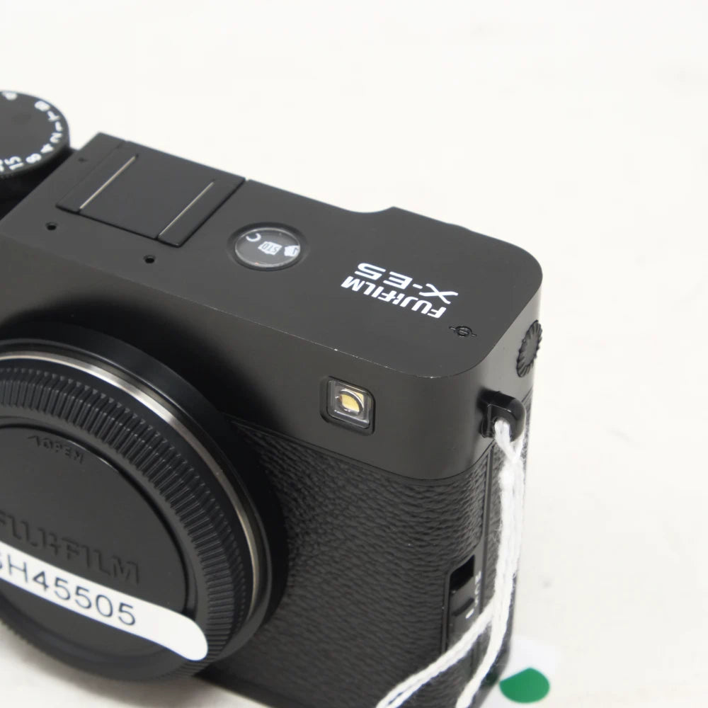 Used Fujifilm X-E5 mirrorless camera with grip (Boxed SH45505)