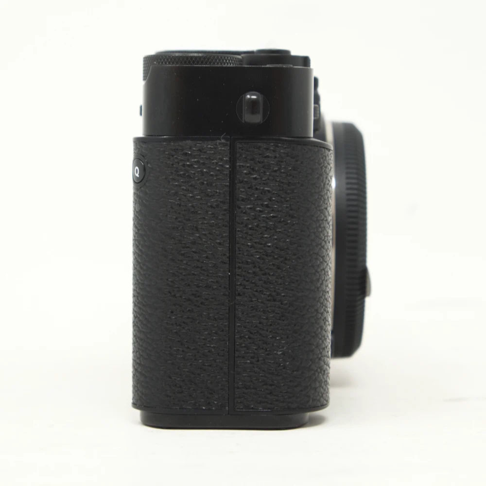 Used Fujifilm X-E5 mirrorless camera with grip (Boxed SH45505)