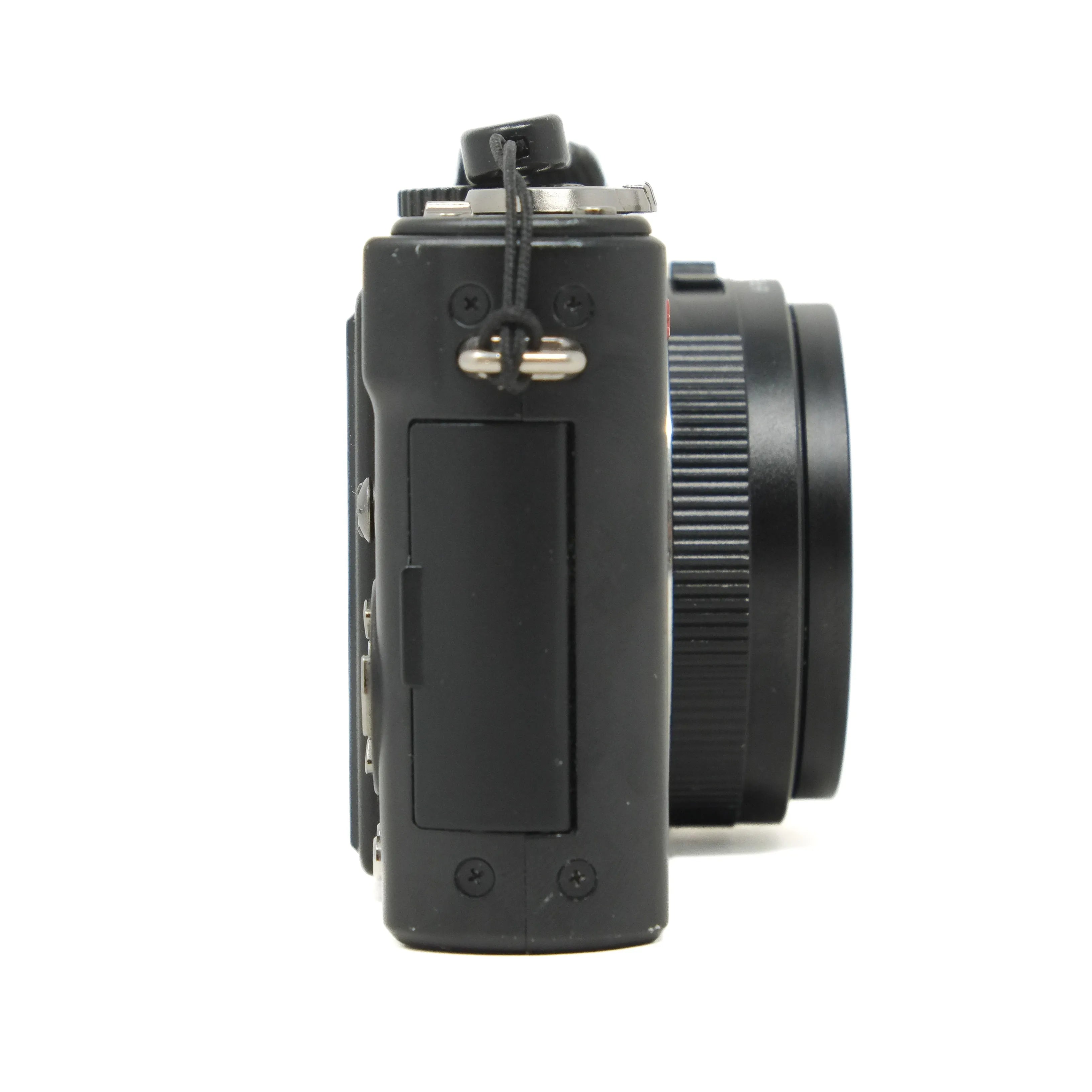Used Leica D-LUX 4 Compact Camera - side angle 