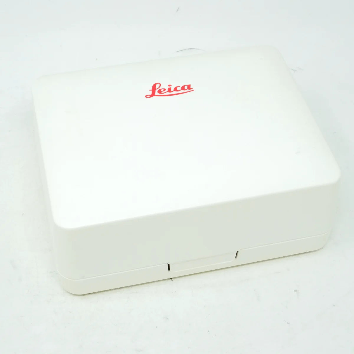 Used Leica R6 35mm SLR camera - case