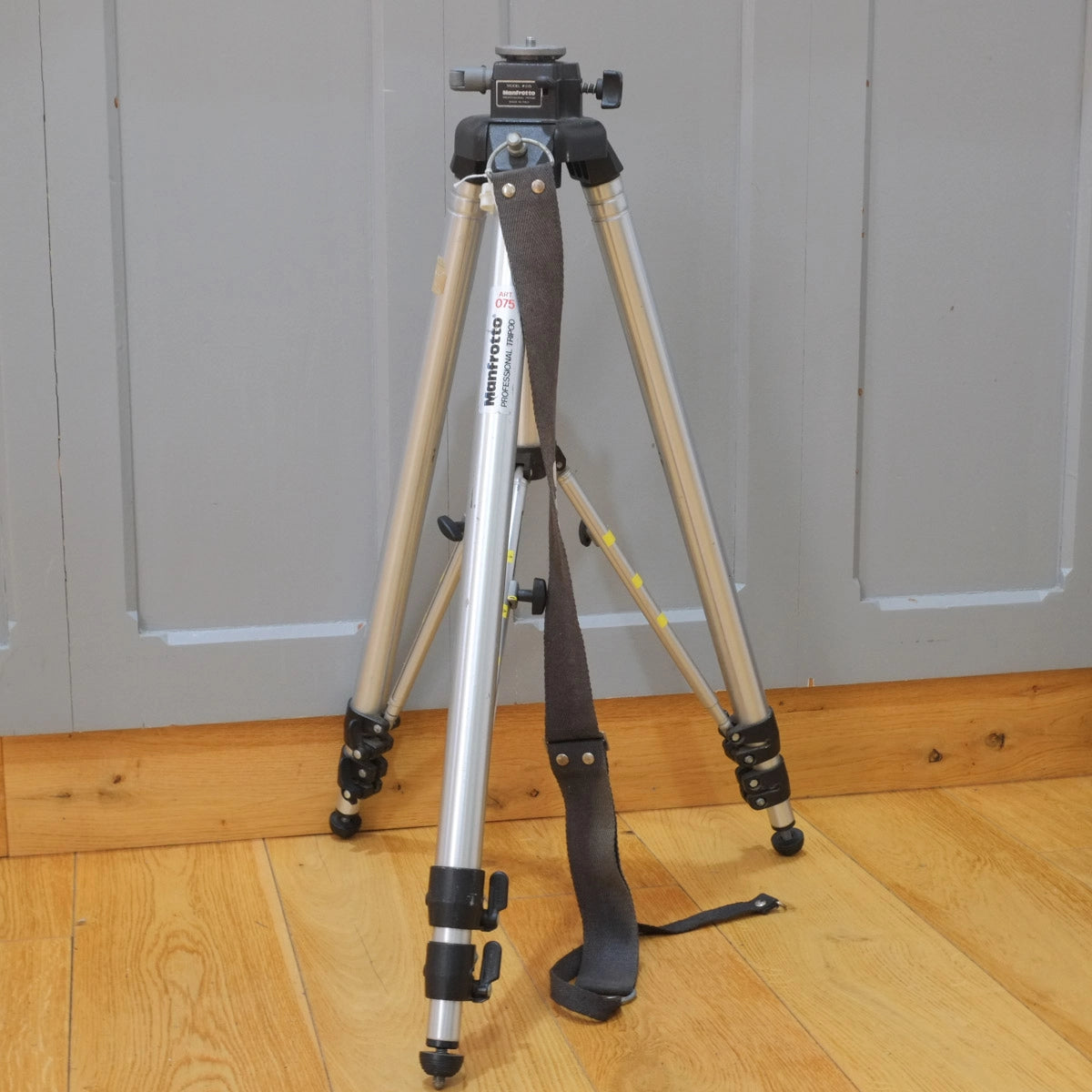 Used Manfrotto 075 Heavy duty Tripod with geared centre column - front angle 