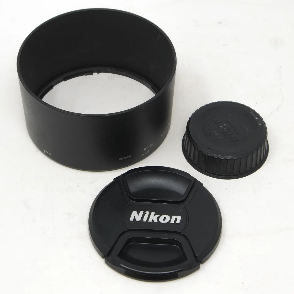 Used Nikon AF-S 85mm F1.4G portrait lens - lens hood and caps 