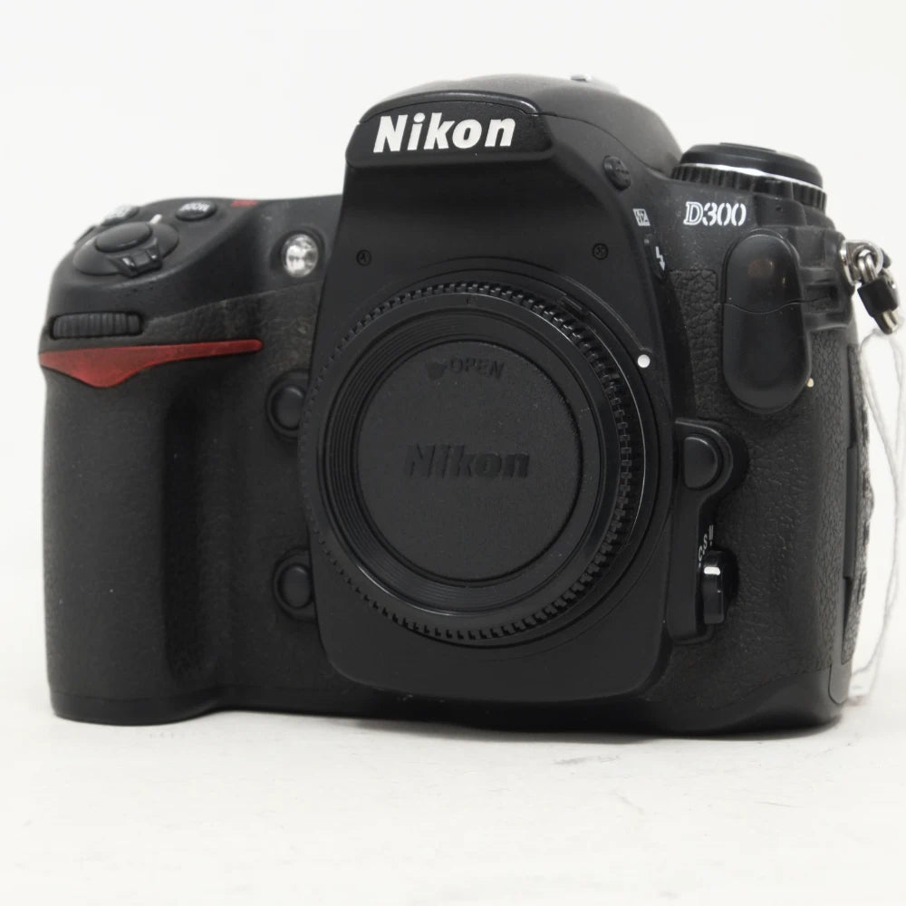 Used Nikon D300 DSLR camera with 45, 616 actuations (Boxed SH45586)
