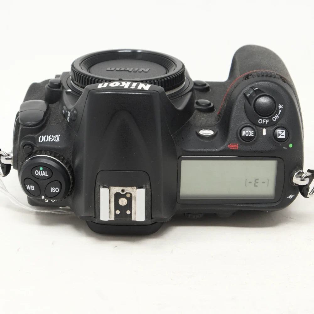 Used Nikon D300 DSLR camera with 45, 616 actuations (Boxed SH45586)