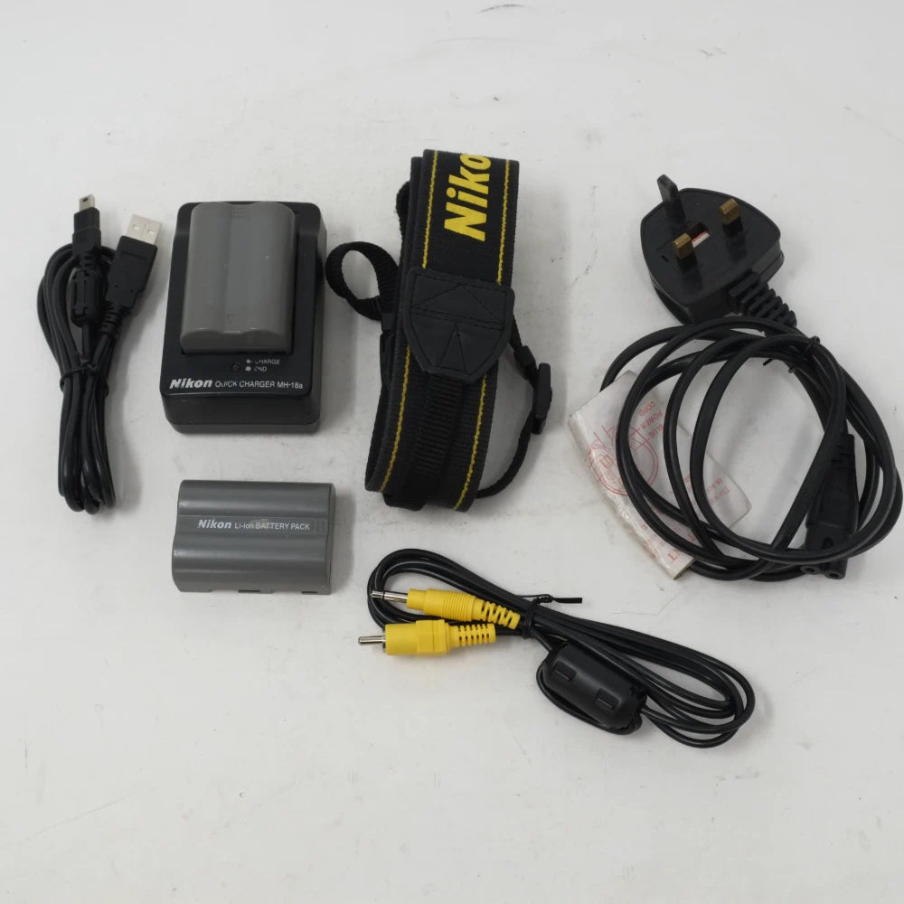 Used Nikon D300 DSLR camera with 45, 616 actuations (Boxed SH45586)
