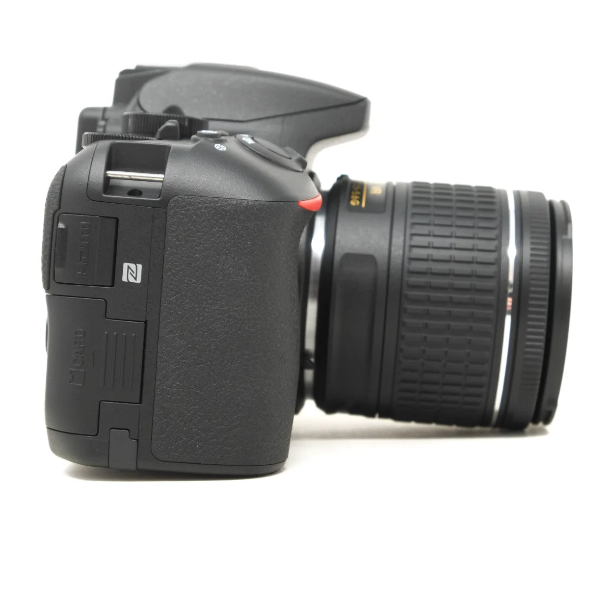 Used Nikon D5600 + 18-55m AF-P VR Lens - side angle