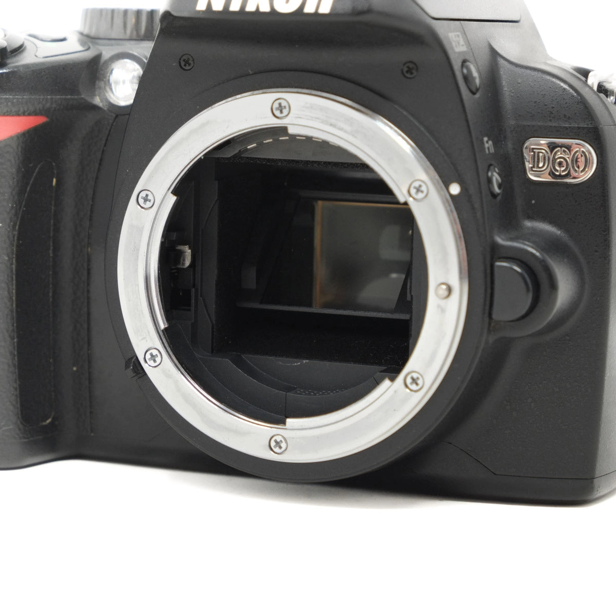 Used Nikon D60 DSLR camera with 18-55mm VR lens - front angle 