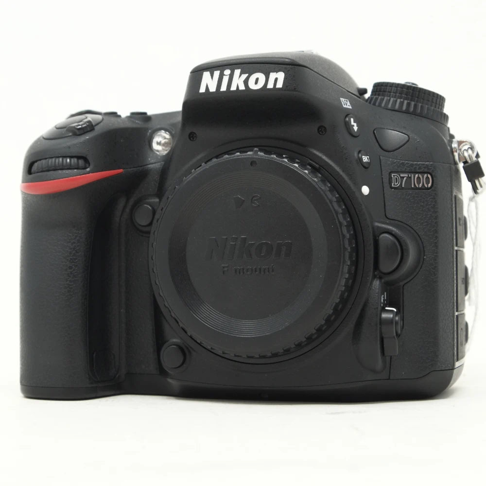 Used Nikon D7100 DSLR camera with 1325 actuations from new (Boxed SH45668)