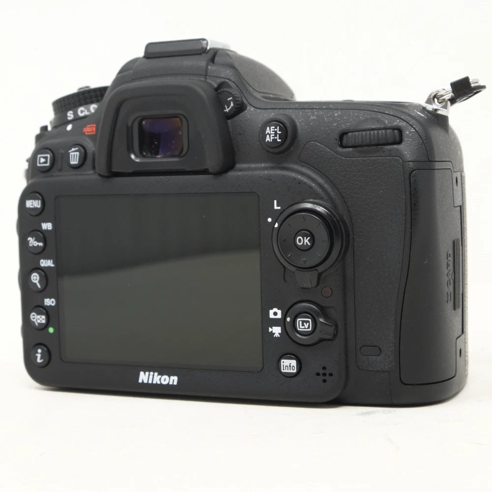 Used Nikon D7100 DSLR camera with 1325 actuations from new (Boxed SH45668)