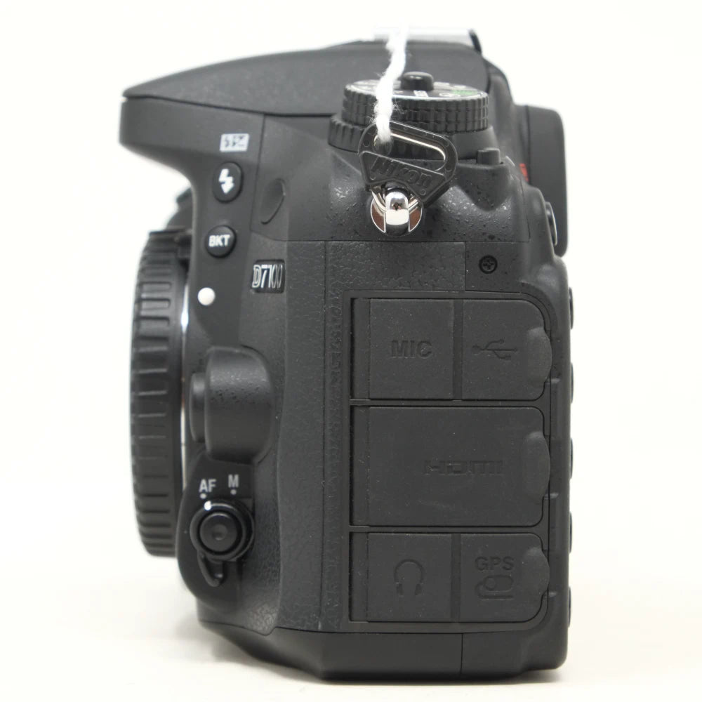 Used Nikon D7100 DSLR camera with 1325 actuations from new (Boxed SH45668)