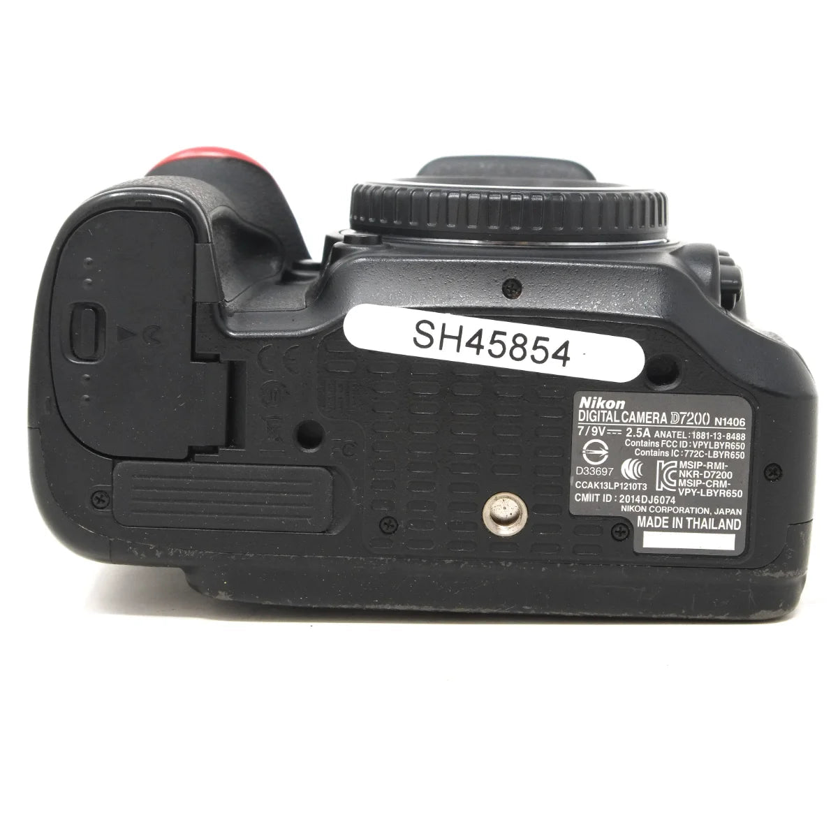 Used Nikon D7200 DSLR Camera - bottom angle 
