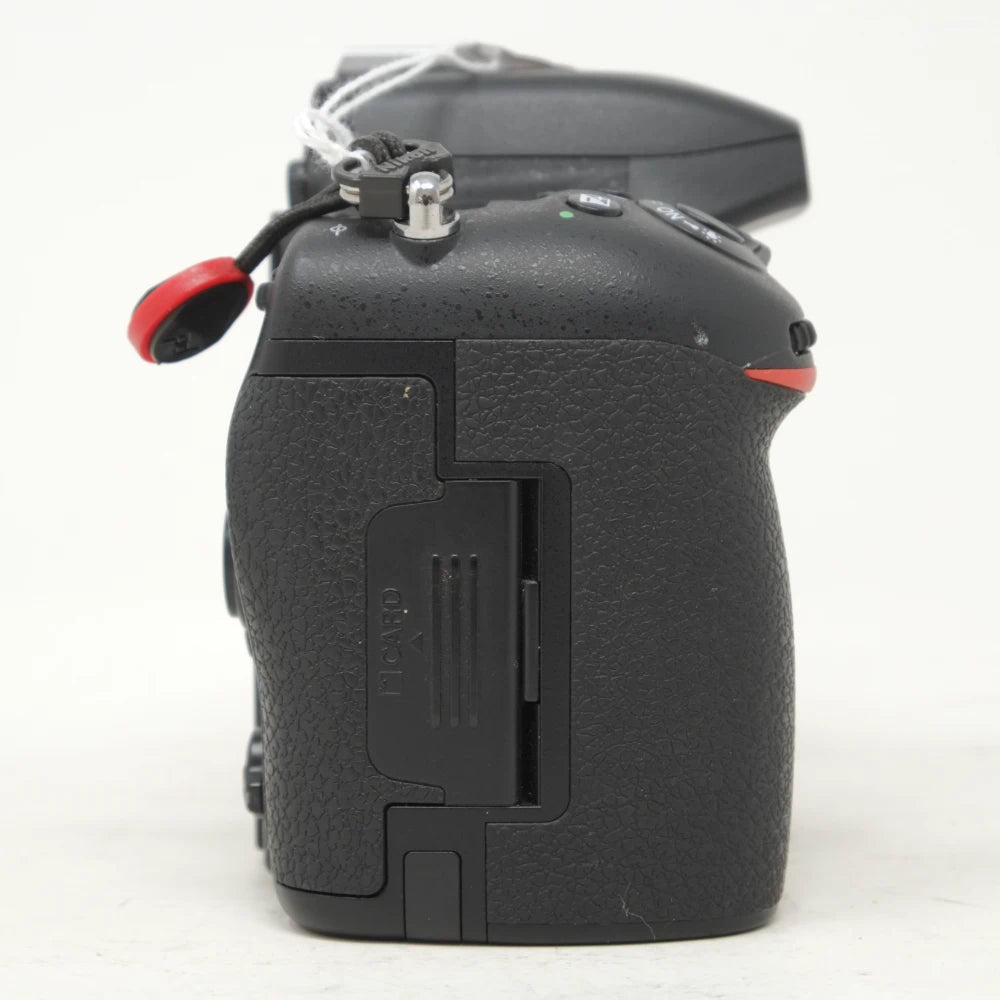 Used Nikon D750 DSLR camera with 22,155 Actuations (SH44263)