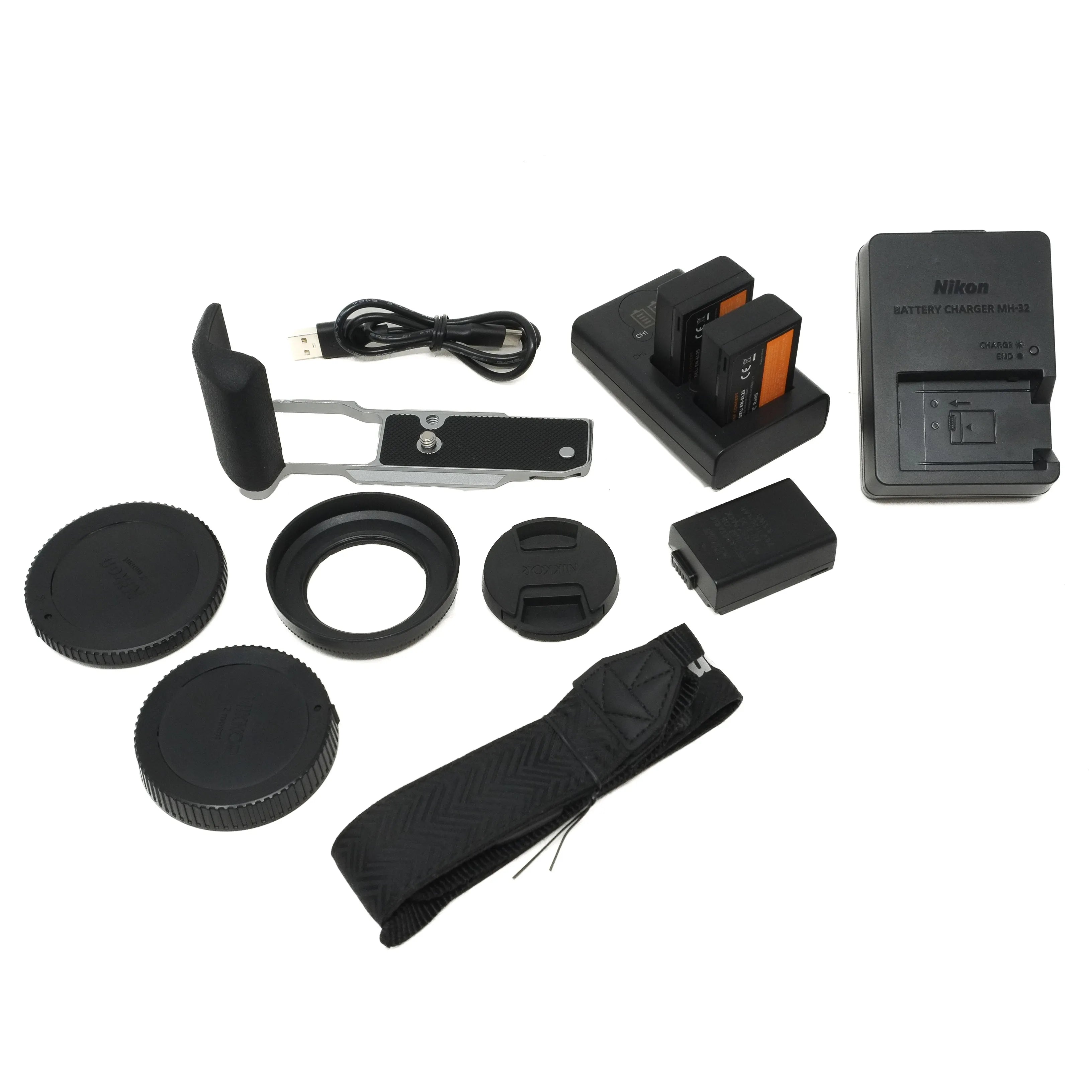 Used Nikon Z fc + DX 16-50mm VR Silver With Smallrig Grip - attachments 