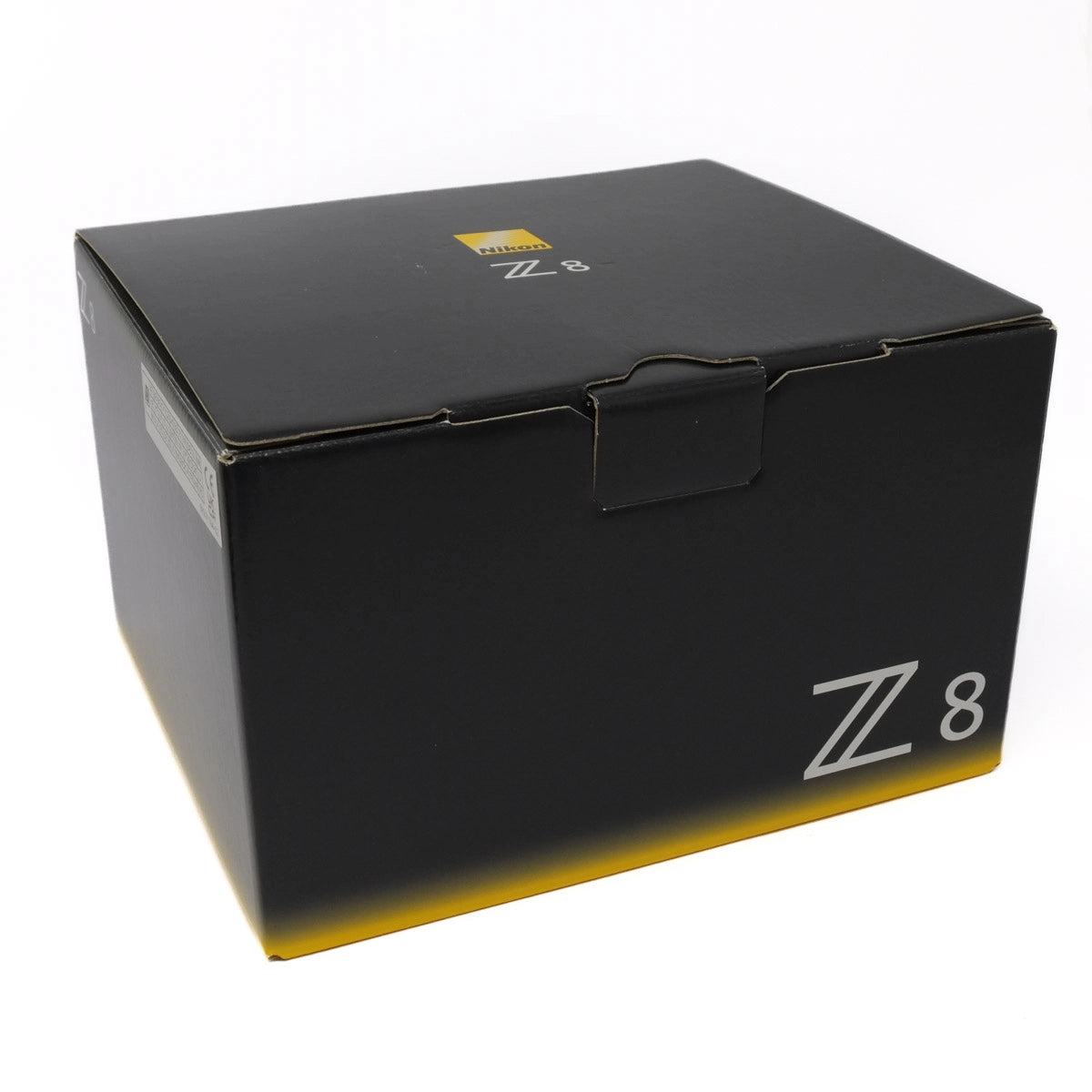 Black box with 'Z8' branding on a white background