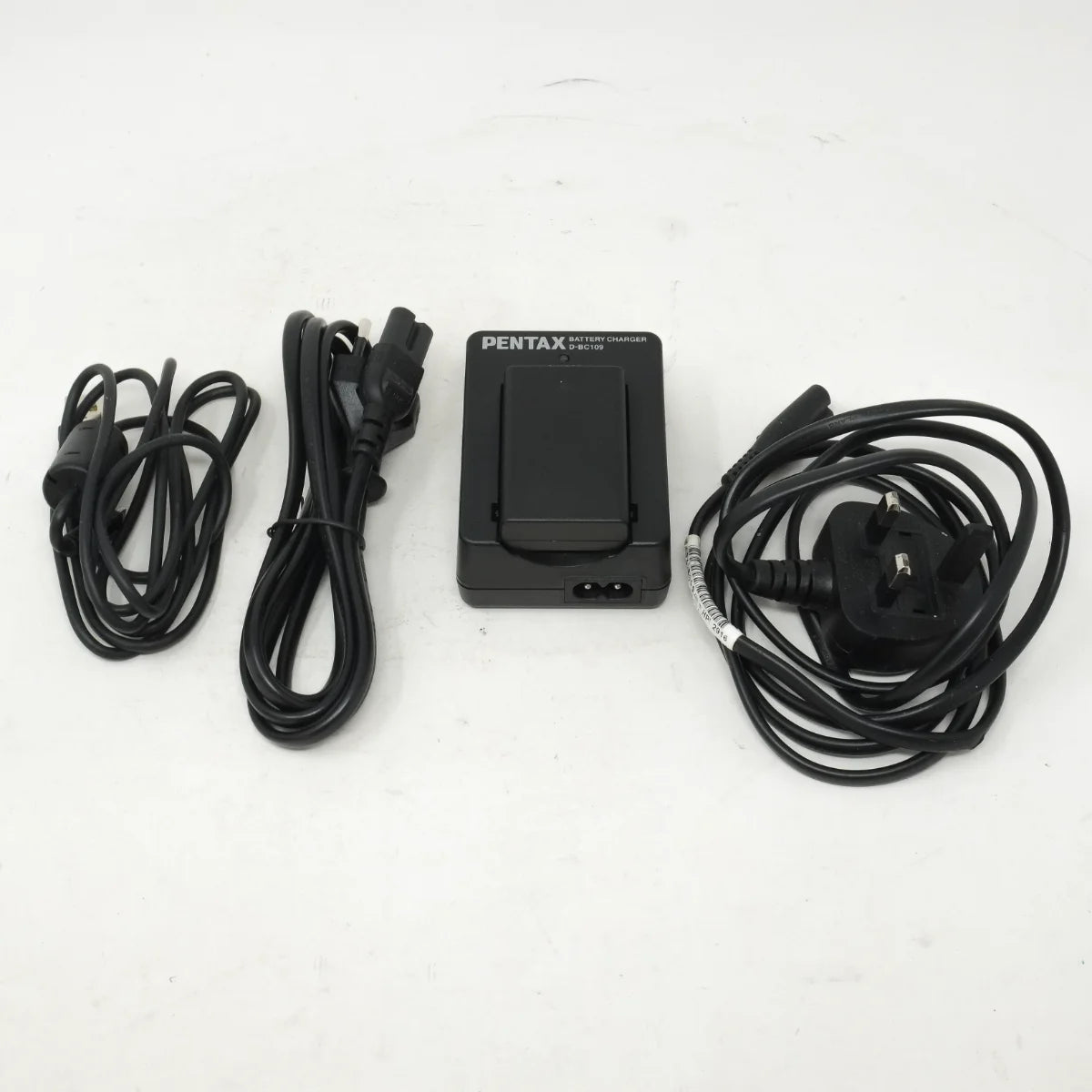 Used Pentax K-50 DSLR camera - cables, charger and battery