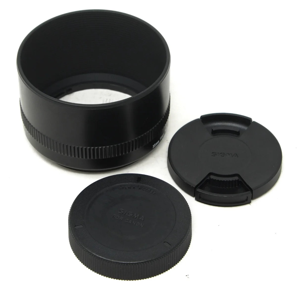 Used Sigma 105mm F2.8 DG Macro USM Lens in Canon EF Mount - lens hood and caps 