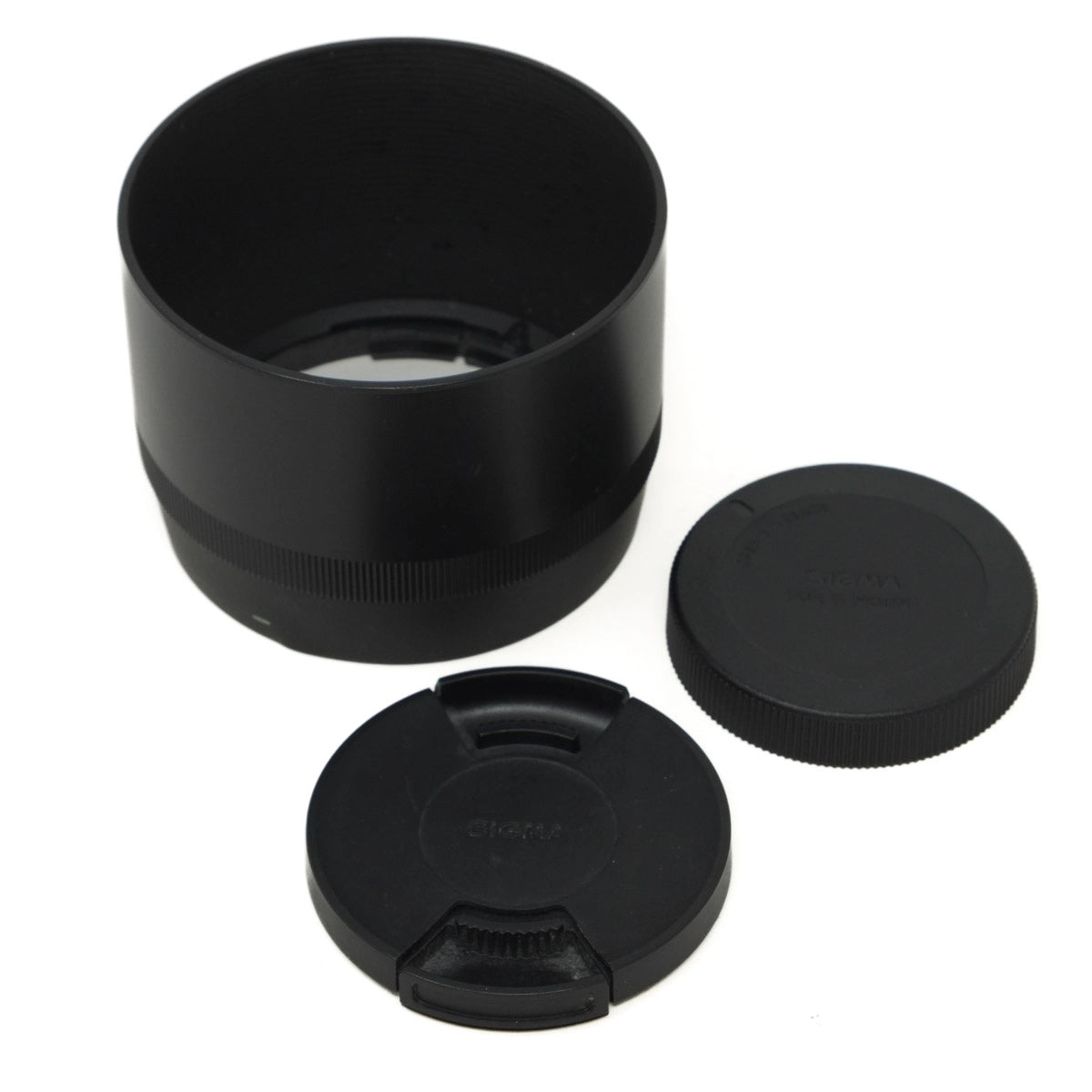 Used Sigma 105 f2.8 DG DN Macro Sony E - lens hood and caps 