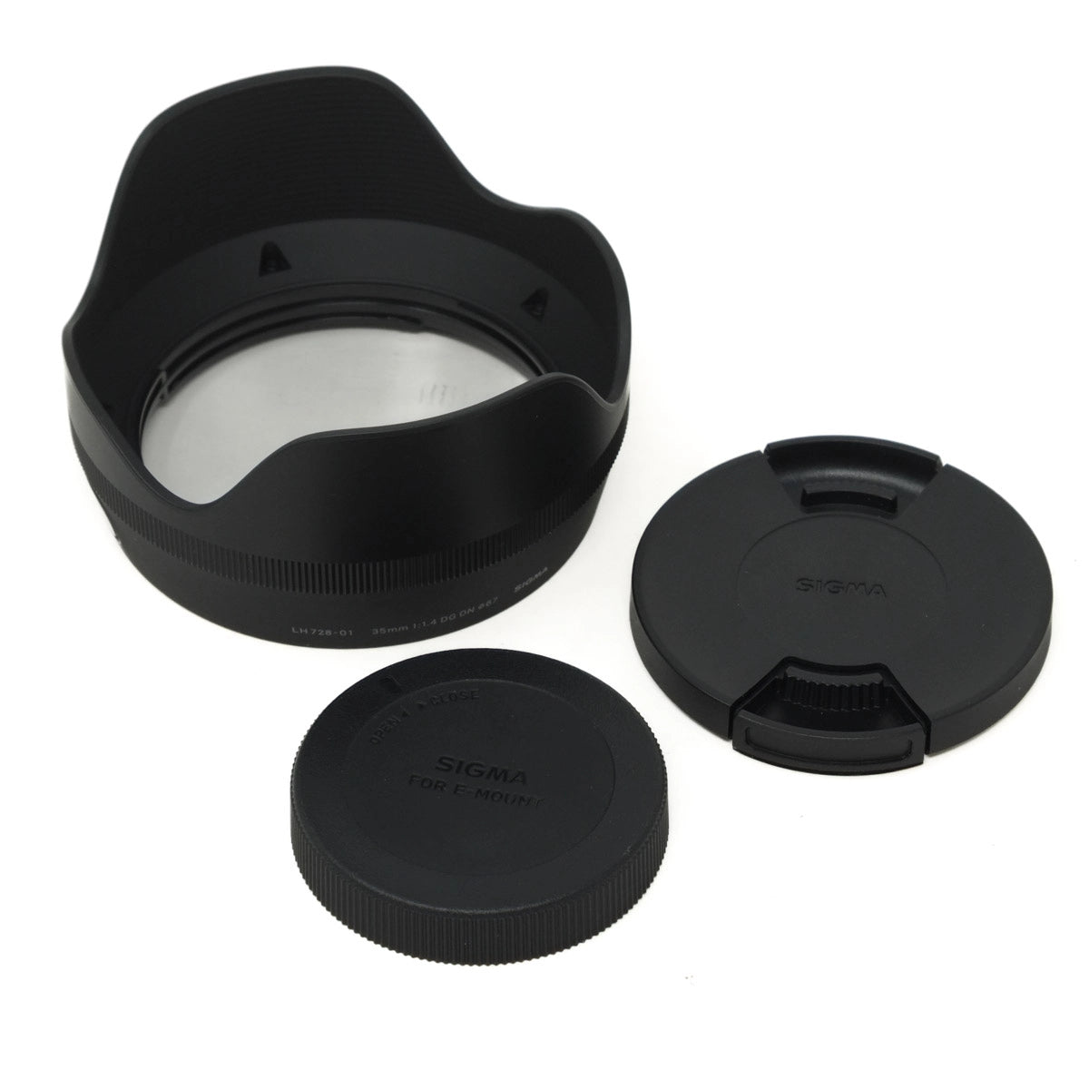 Used Sigma 35mm F1.4 DG DN ART lens for Sony E - lens caps and hood