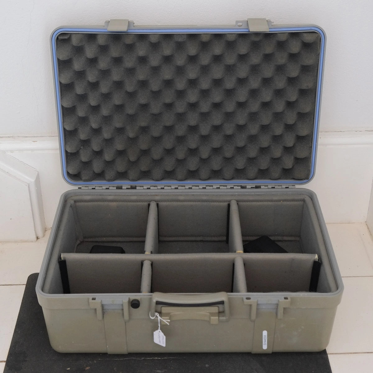 Used Underwater Kinetics Case 50cm x 32cm x 22cm - top angle (inside)