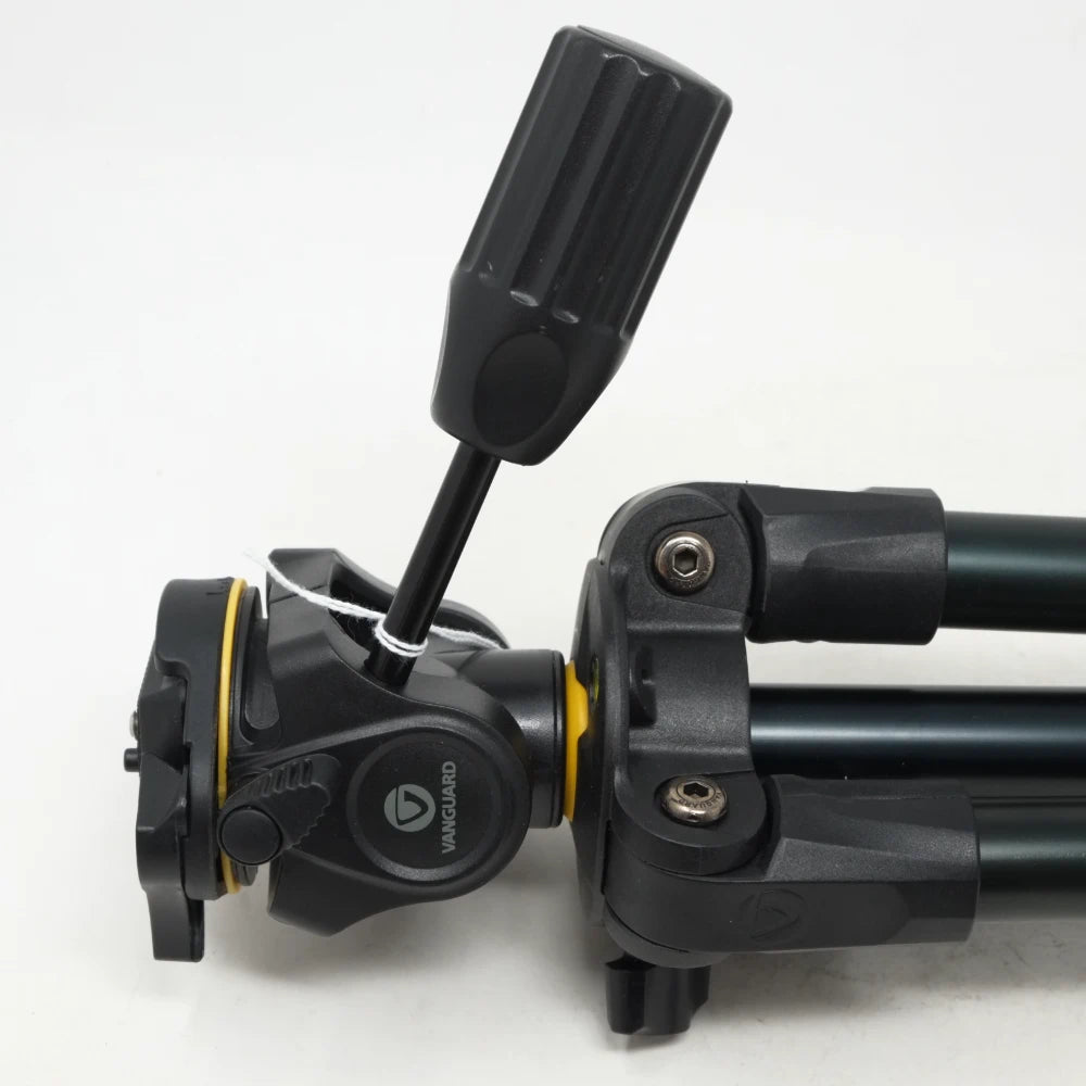 Used Vanguard Vesta 233AP tripod kit (SH45565)