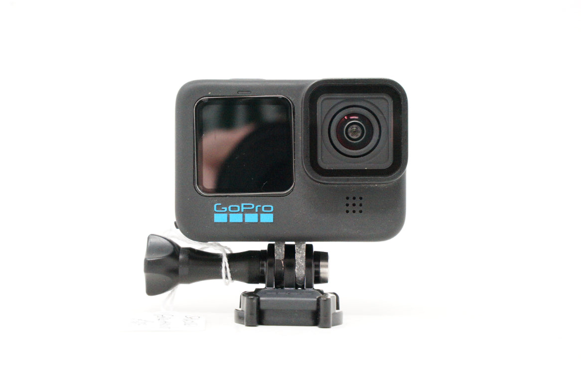 Used GoPro Hero 10 UHD + wide angle lens, battery and case