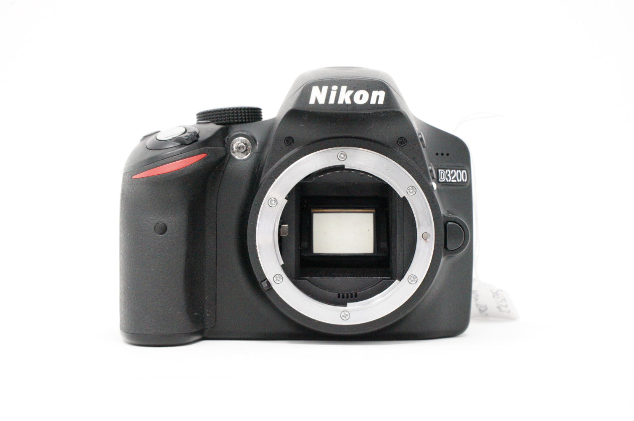 Used Nikon D3200 DSLR
