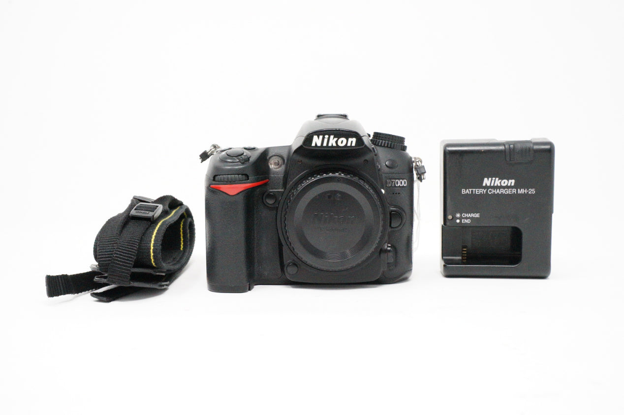 Used Nikon D7000 DSLR camera body DX format