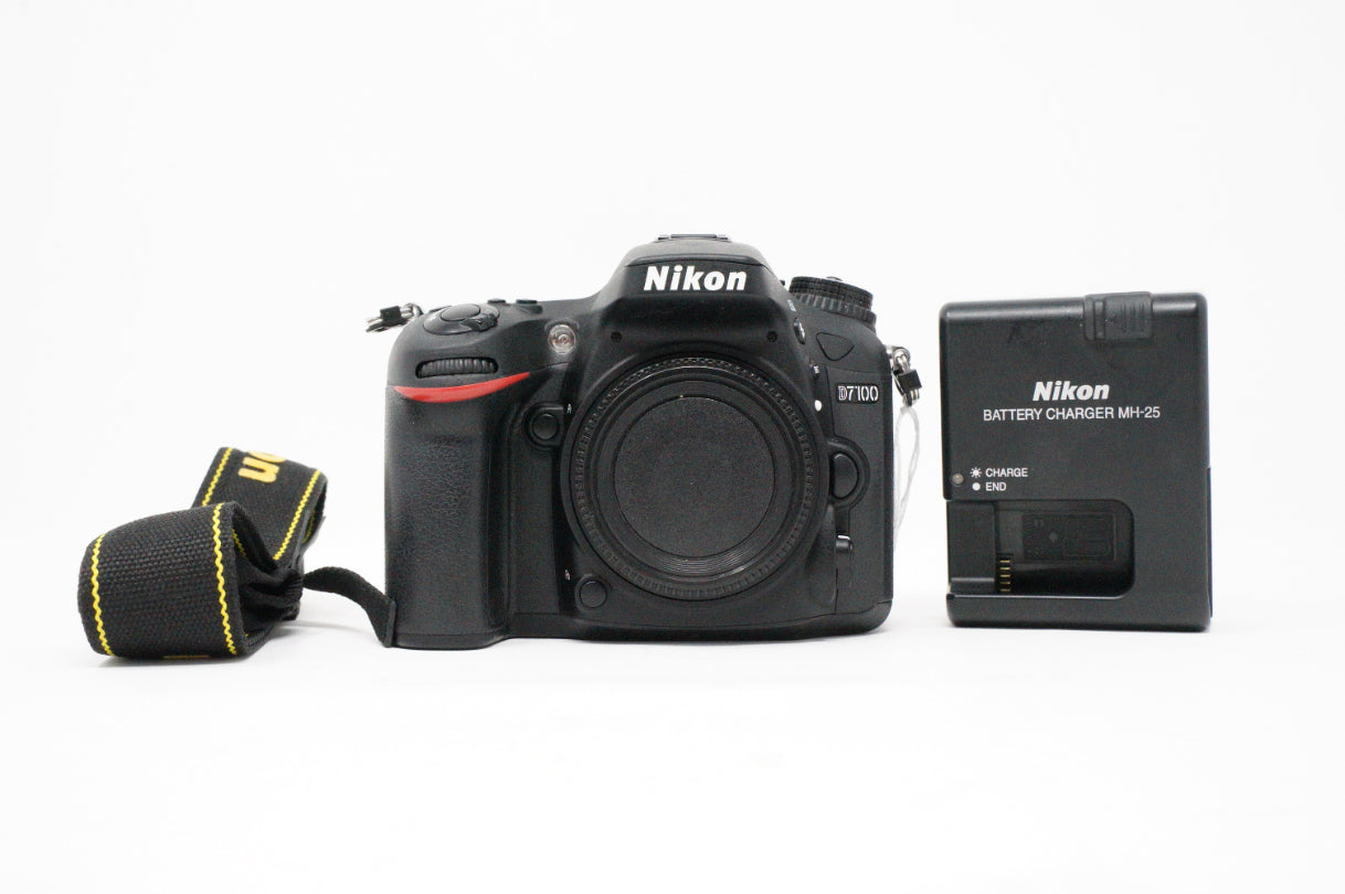 Used Nikon D7100 DSLR camera