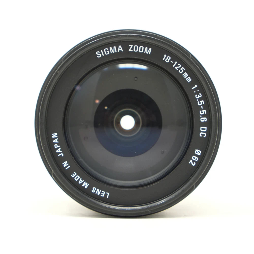 Used Sigma DC 18-125mm F3.5-5.6D Lens in Nikon F mount (Hood SH45588)