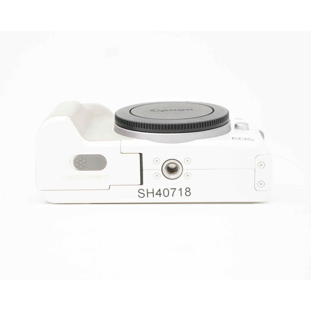 Used canon EOS M50 digital camera body in White\