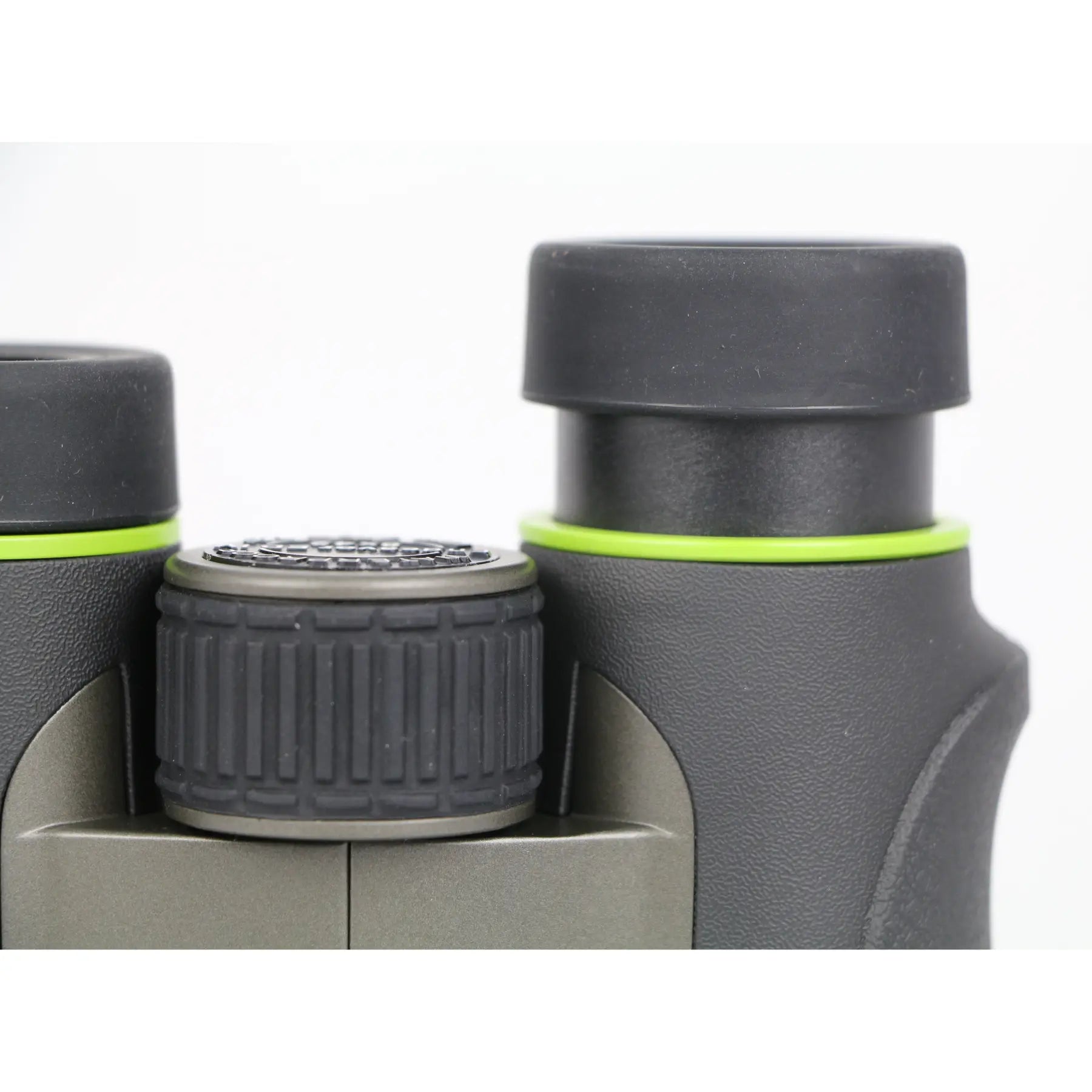 Vanguard Endeavor ED IV 8x42 Binoculars