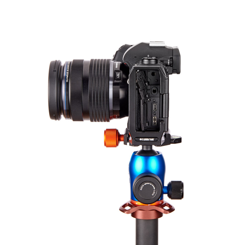 Product Image of 3 legged thing OLLIE-B 90mm Arca L Bracket Darkness/Blk for OM System OM-5