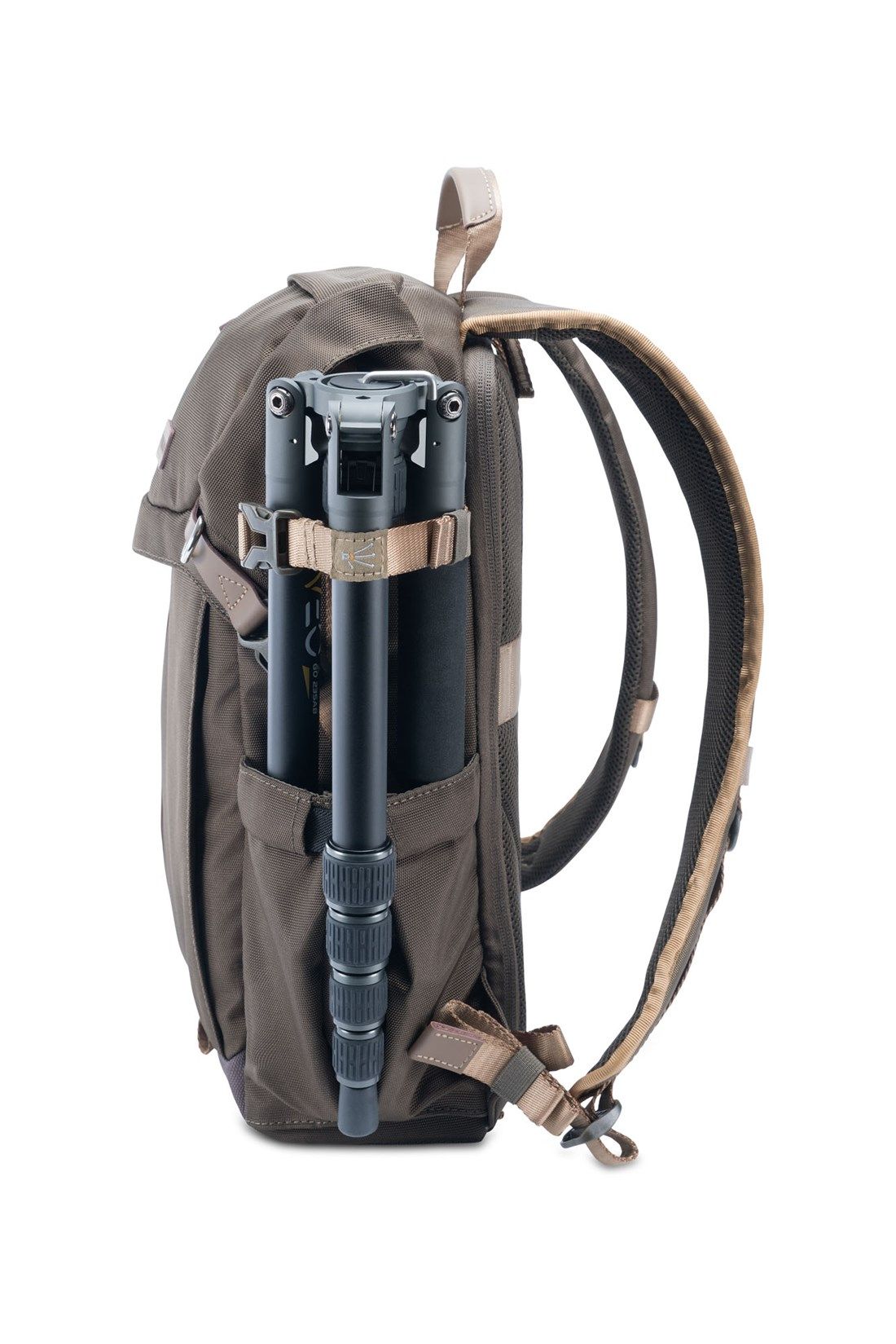 Vanguard VEO GO 46M mirrorless backpack - Khaki Green