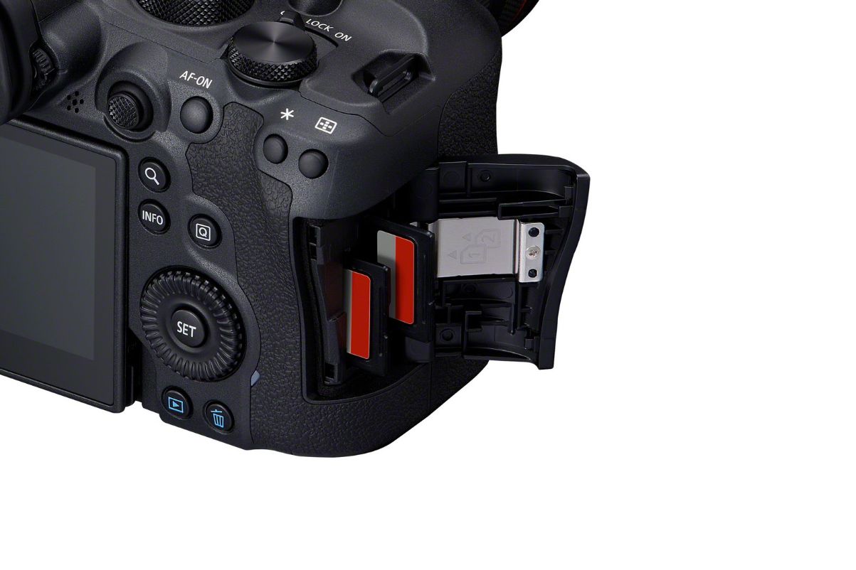 Canon EOS R6 Mark II Camera & RF 24-105mm F4L IS USM Lens kit