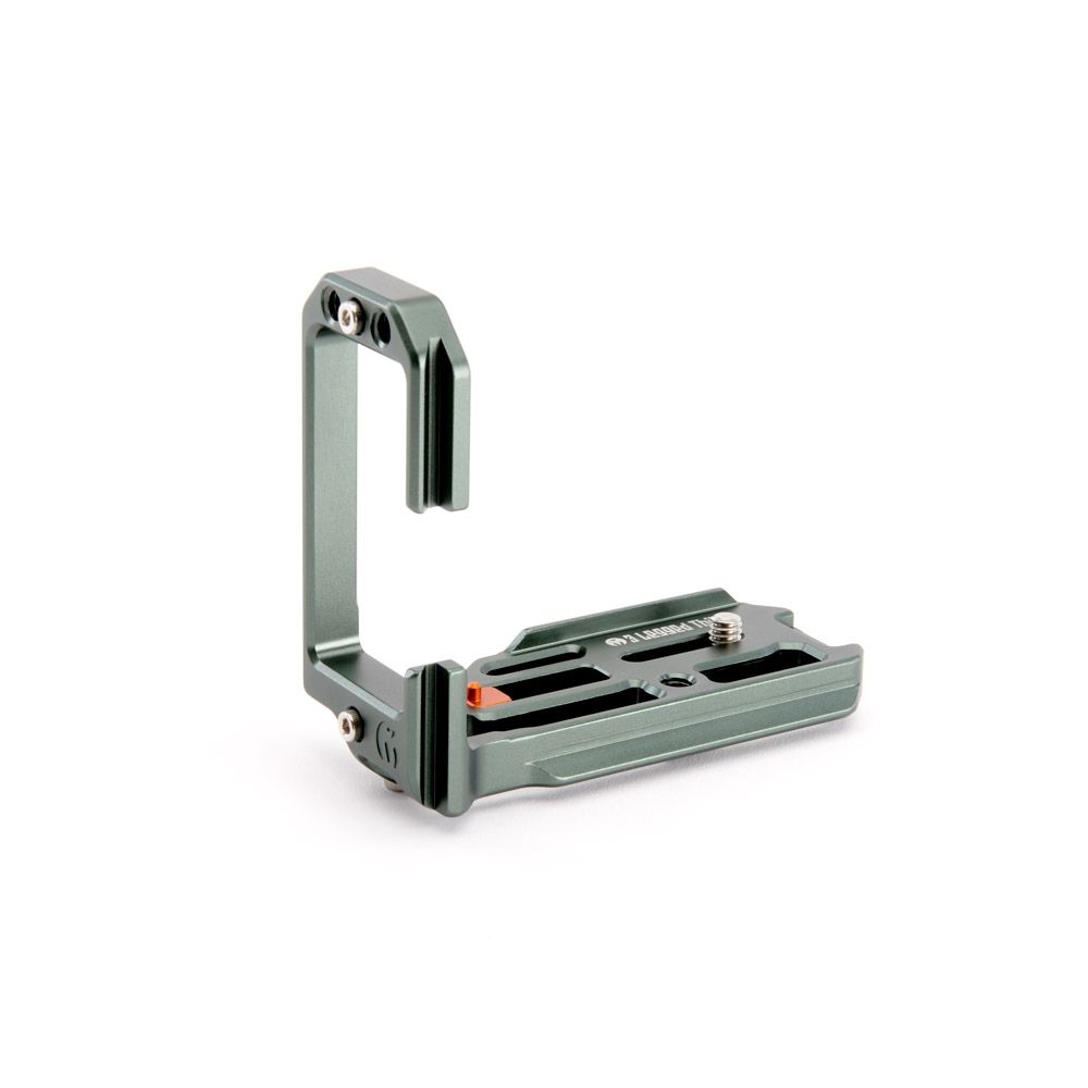 Product Image of 3 Legged Thing ROXIE L Bracket - Copper - Dedicated L Bracket for Canon R5/R7
