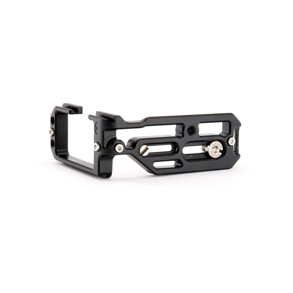 Product Image of 3 Legged Thing Roxie Dedicated L-Bracket for Mirrorless Cameras - Arca Swiss Compatible Magnesium Alloy L-Bracket (Darkness) Toggle sidebar