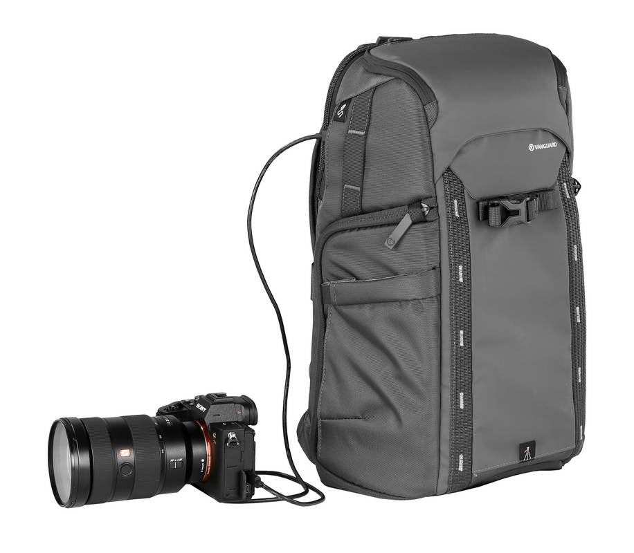 Product Image of Vanguard VEO adaptor S41 GY backpack with USB port - side access