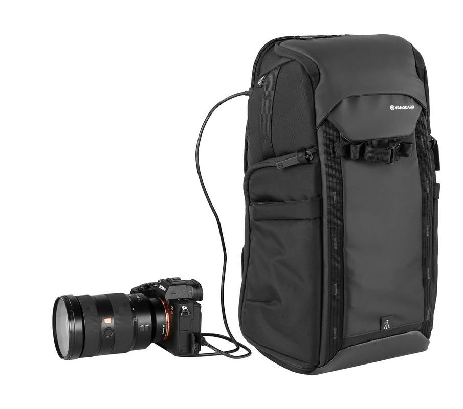 Product Image of Vanguard VEO adaptor S41 BK backpack with USB port - side access