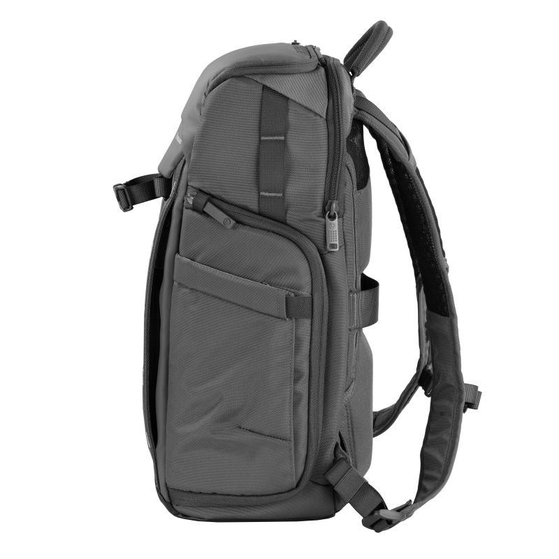 Vanguard VEO adaptor S41 GY backpack with USB port - side access